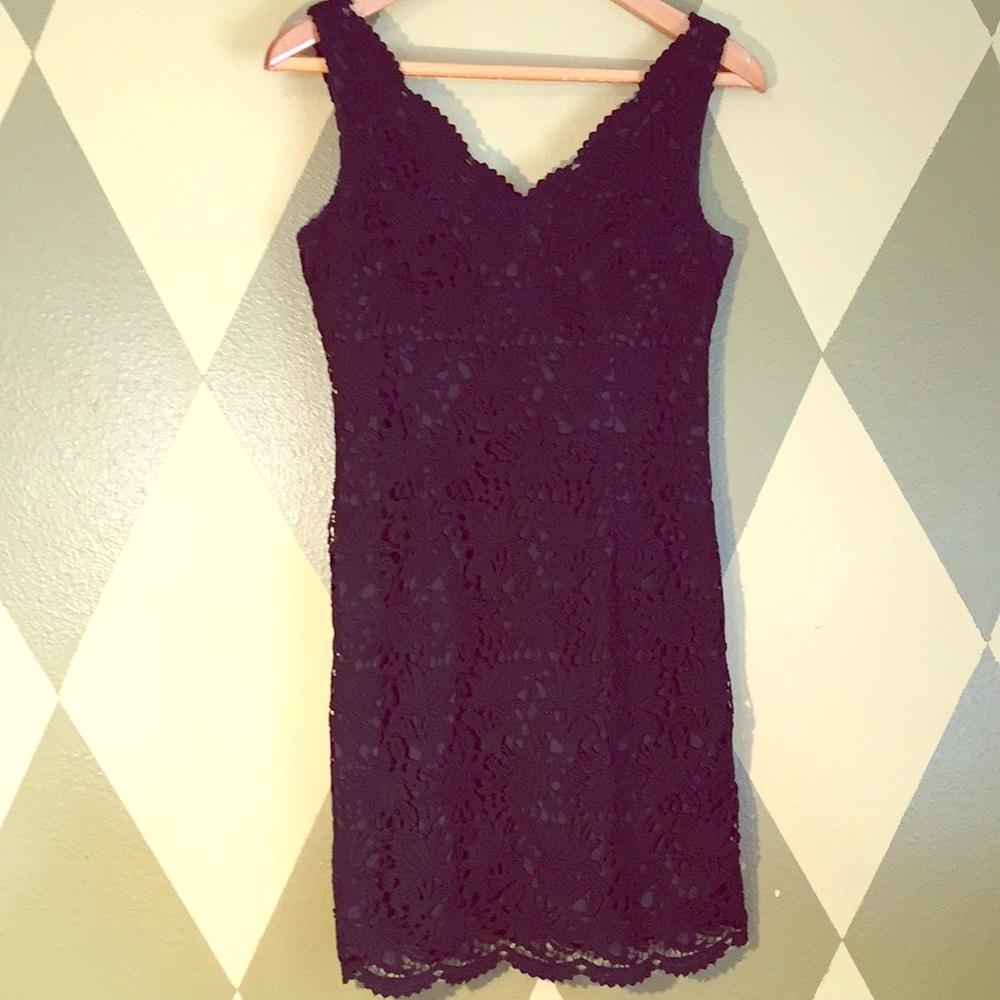 Ann Taylor Embroidered Lace Sheath Dress size 4 Black EUC